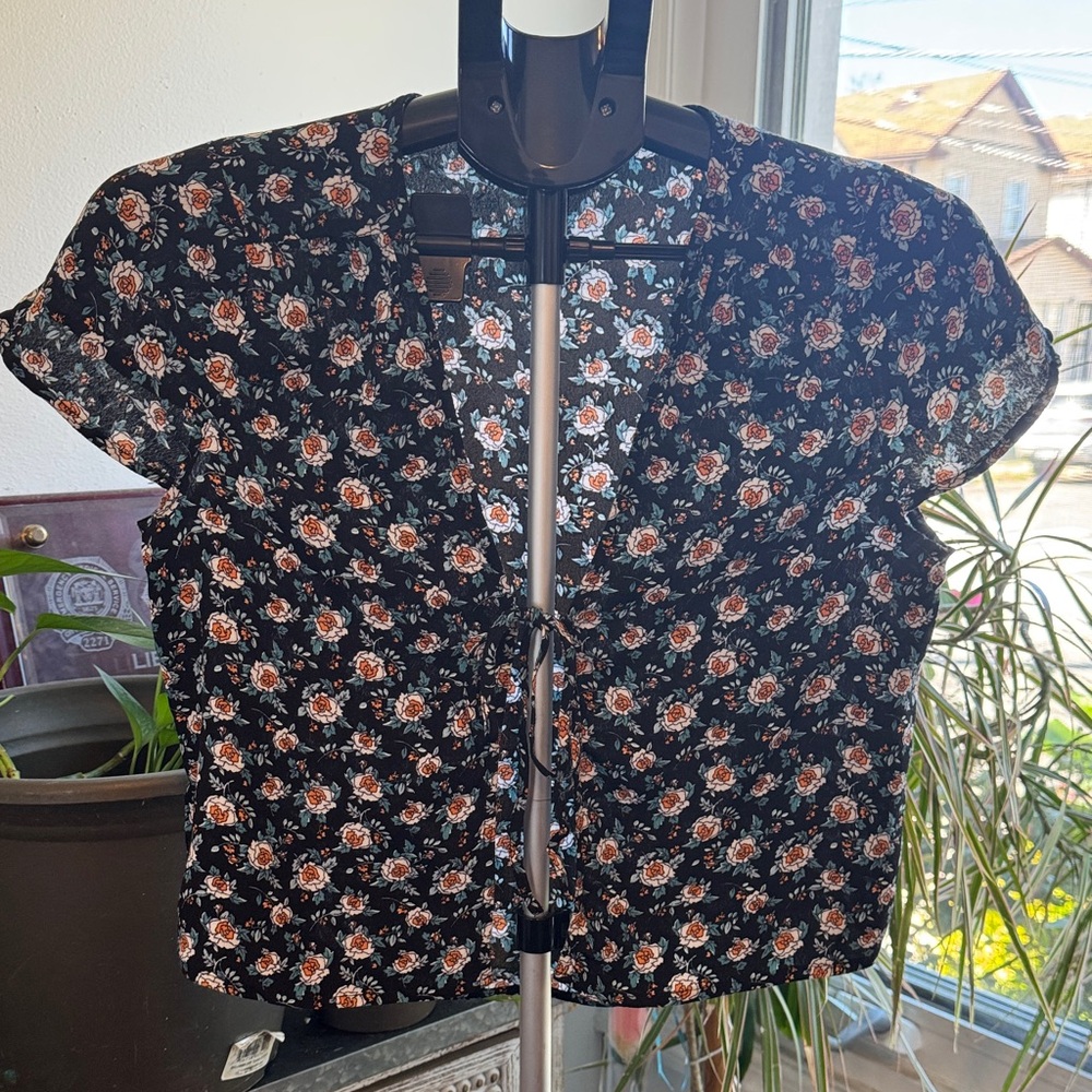 Forever 21 - Tie-Front Floral Black and Orange Top